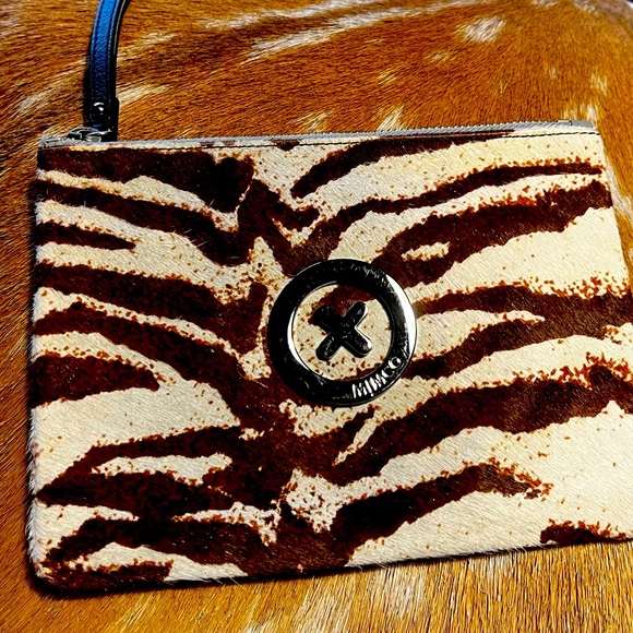 Mimco pouch. New without tags. Cow hide. Brown  /white. Fabulous new condition - Picture 2 of 10